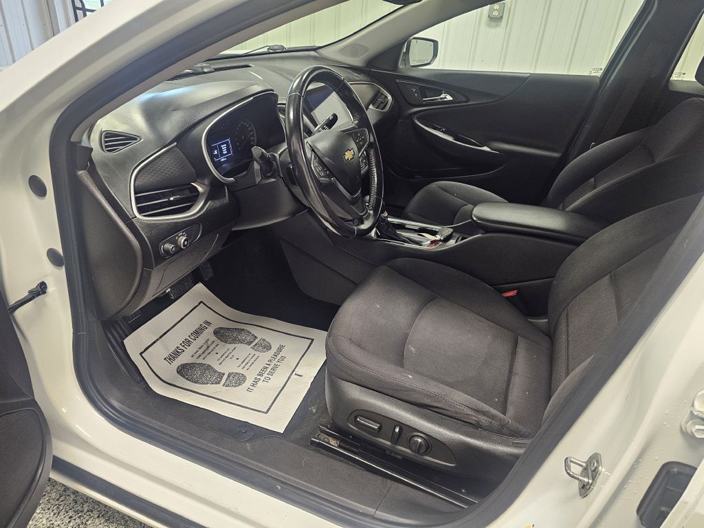 2021 Chevrolet Malibu Image 9