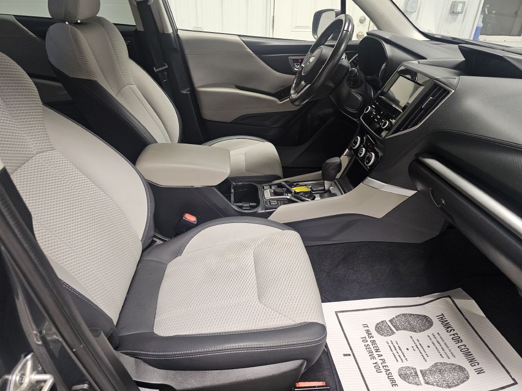 2022 Subaru Forester Image 17