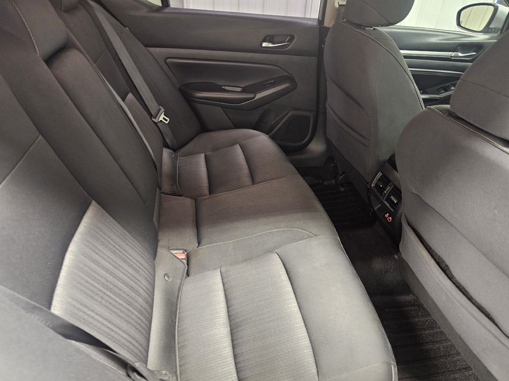 2019 Nissan Altima Image 15