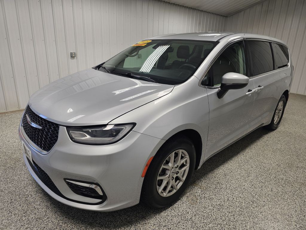 2023 Chrysler Pacifica Image 1