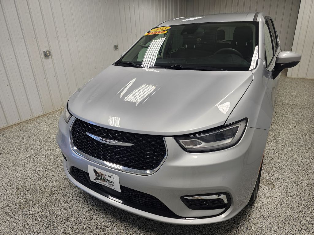 2023 Chrysler Pacifica Image 4
