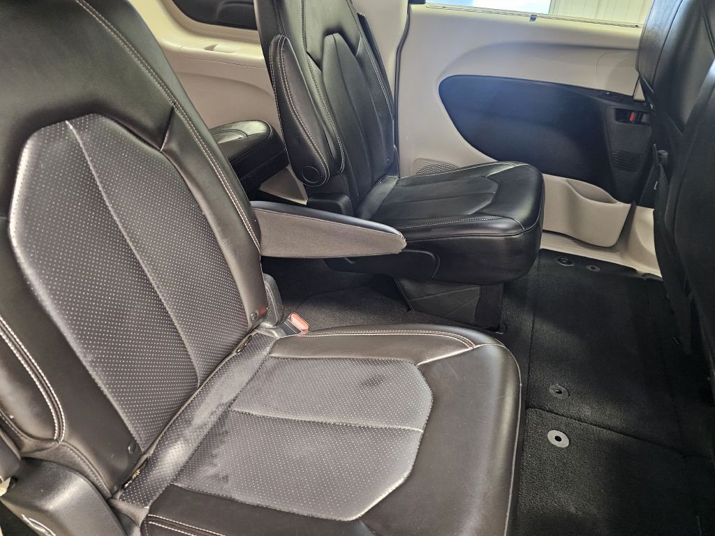 2023 Chrysler Pacifica Image 13