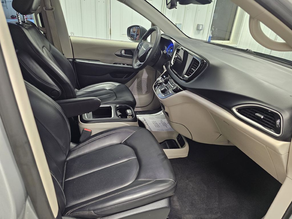 2023 Chrysler Pacifica Image 15