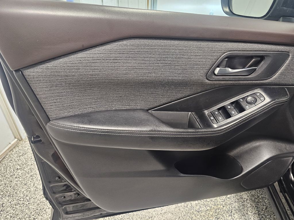 2021 Nissan Rogue Image 9
