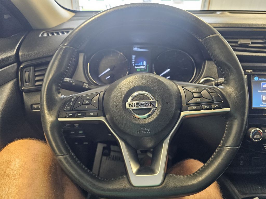 2017 Nissan Rogue Image 18