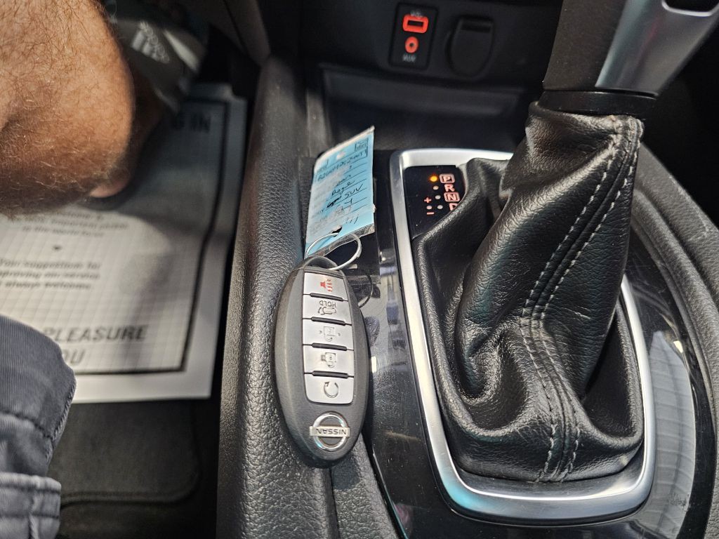 2017 Nissan Rogue Image 22