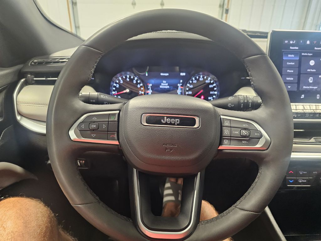 2025 Jeep Compass Image 17