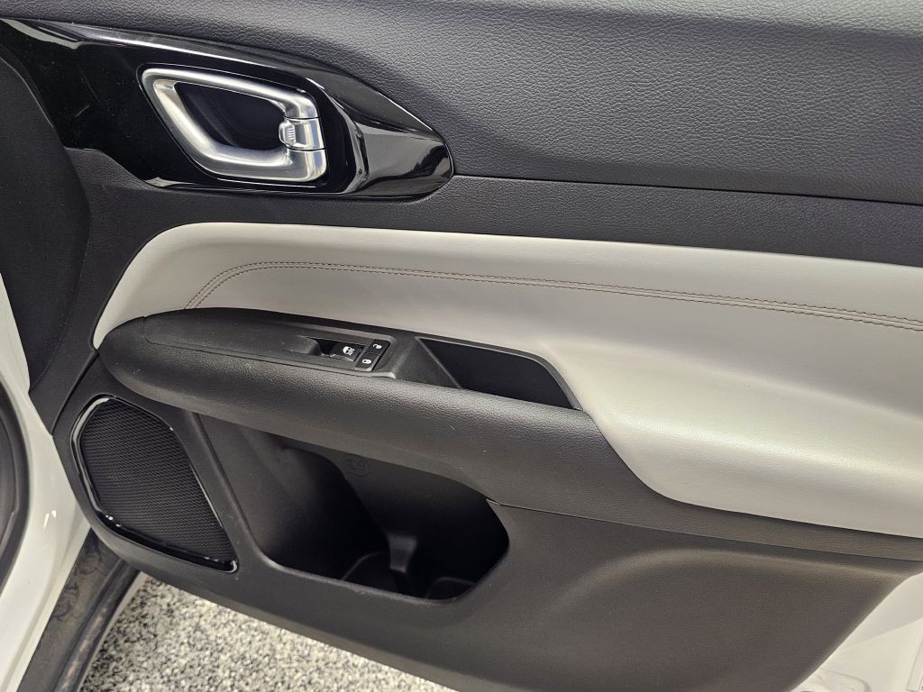2025 Jeep Compass Image 15