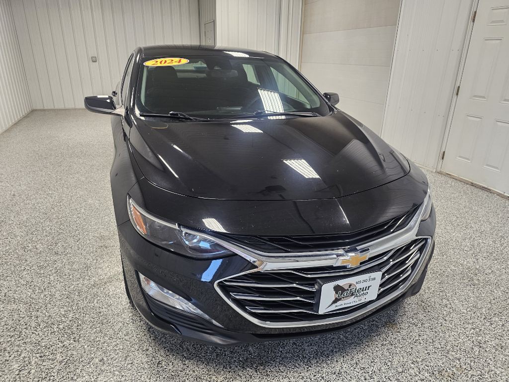 2024 Chevrolet Malibu Image 3