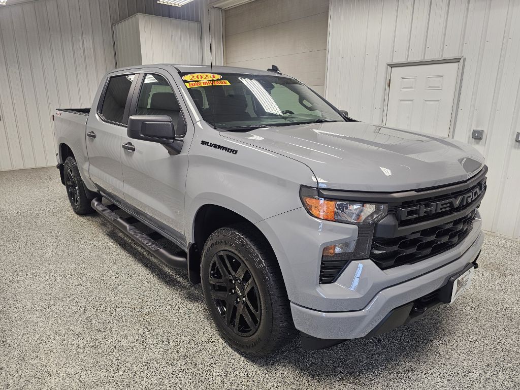 2024 Chevrolet Silverado 1500 Image 2