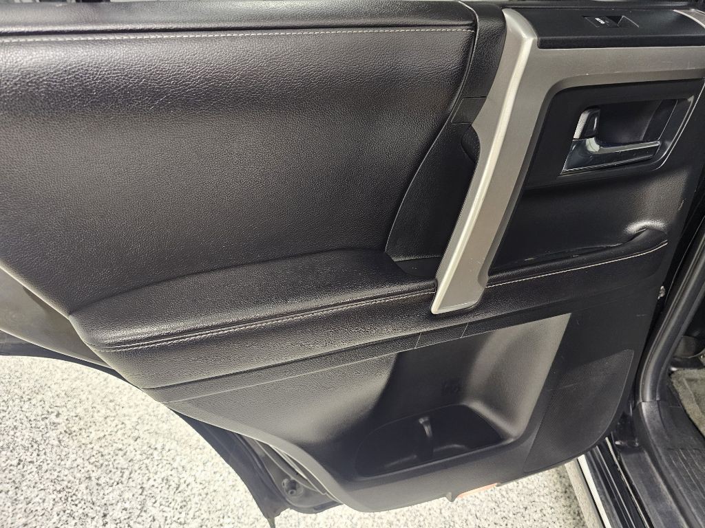 2016 Toyota 4Runner Image 11
