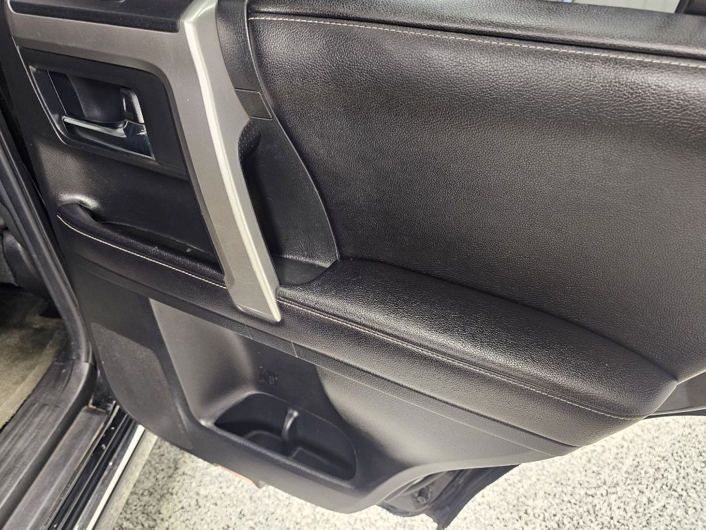 2016 Toyota 4Runner Image 14