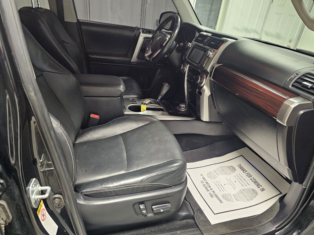 2016 Toyota 4Runner Image 17