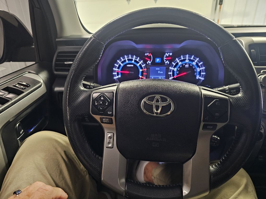 2016 Toyota 4Runner Image 18