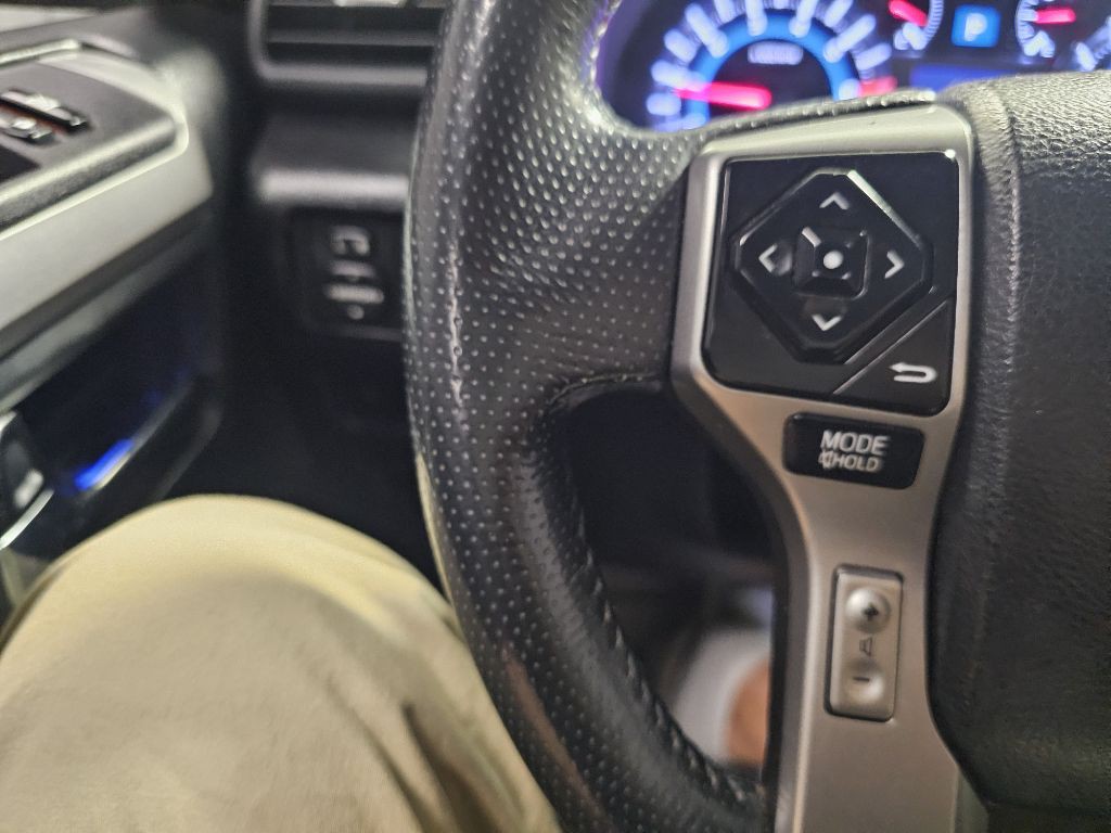 2016 Toyota 4Runner Image 19