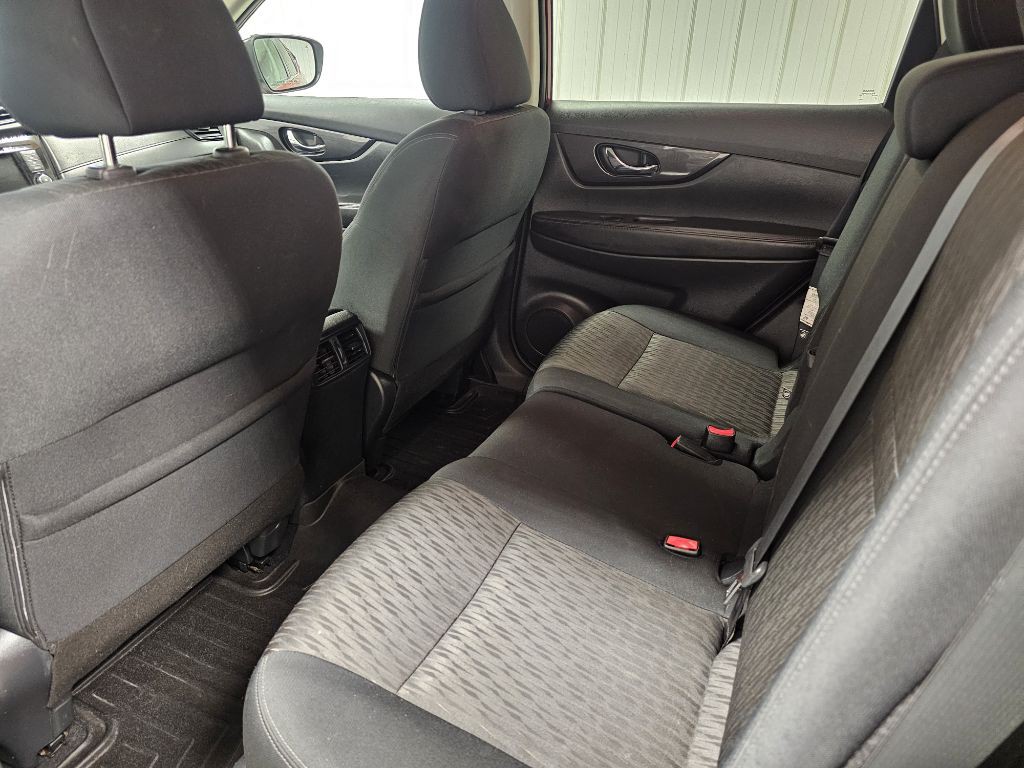 2018 Nissan Rogue Image 12