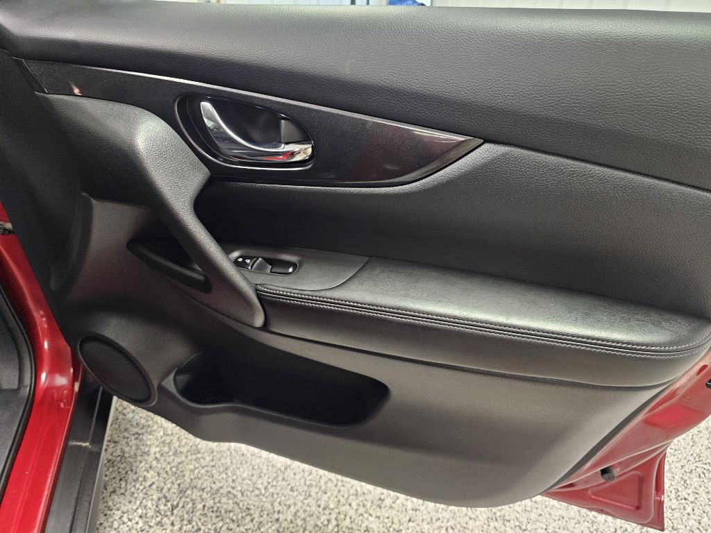 2018 Nissan Rogue Image 14