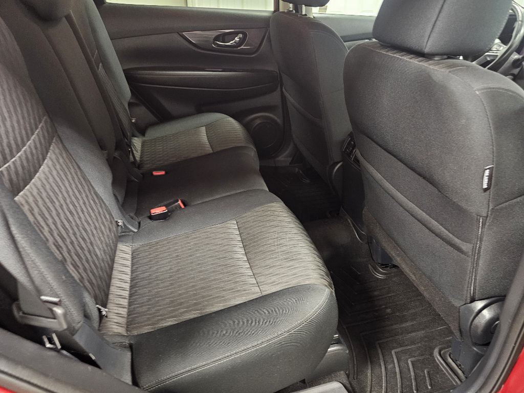 2018 Nissan Rogue Image 15