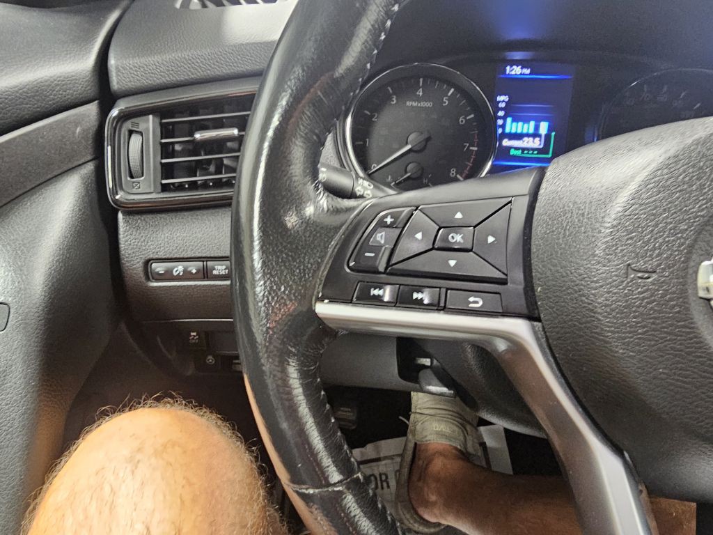 2018 Nissan Rogue Image 19