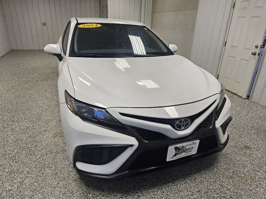 2024 Toyota Camry Image 3