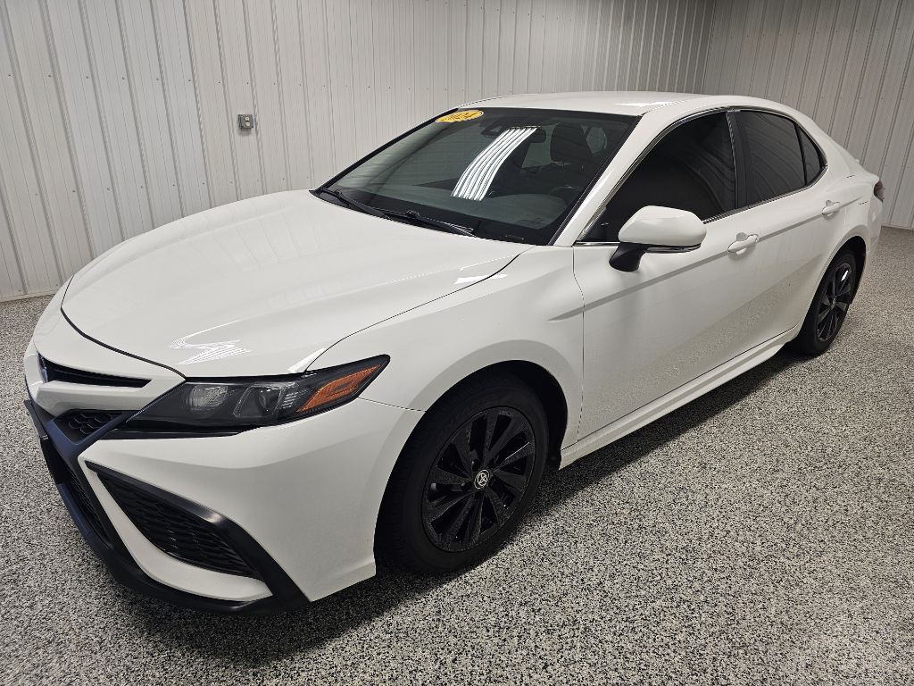 2024 Toyota Camry Image 1