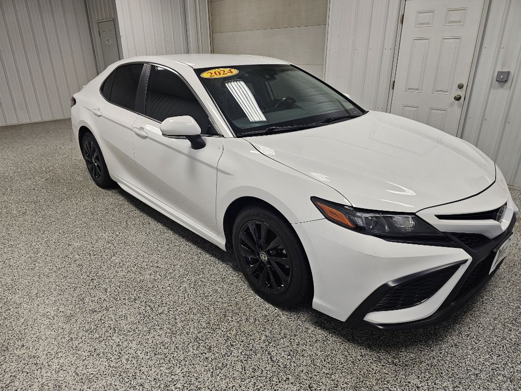 2024 Toyota Camry Image 2