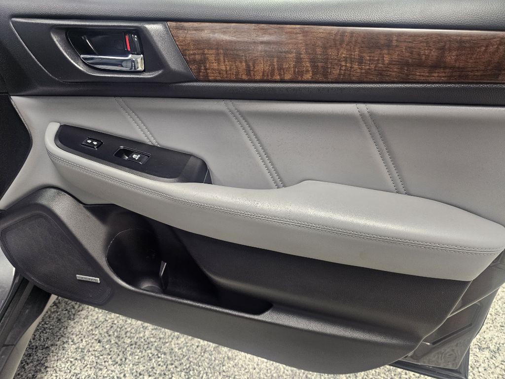2018 Subaru Outback Image 16