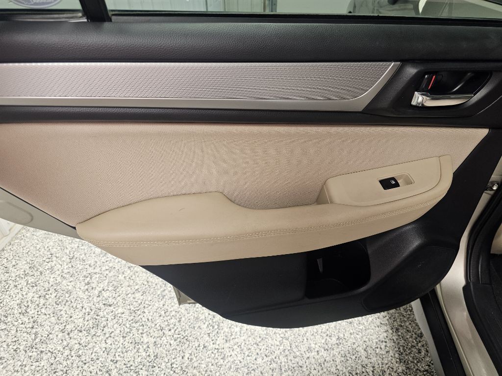 2017 Subaru Outback Image 10