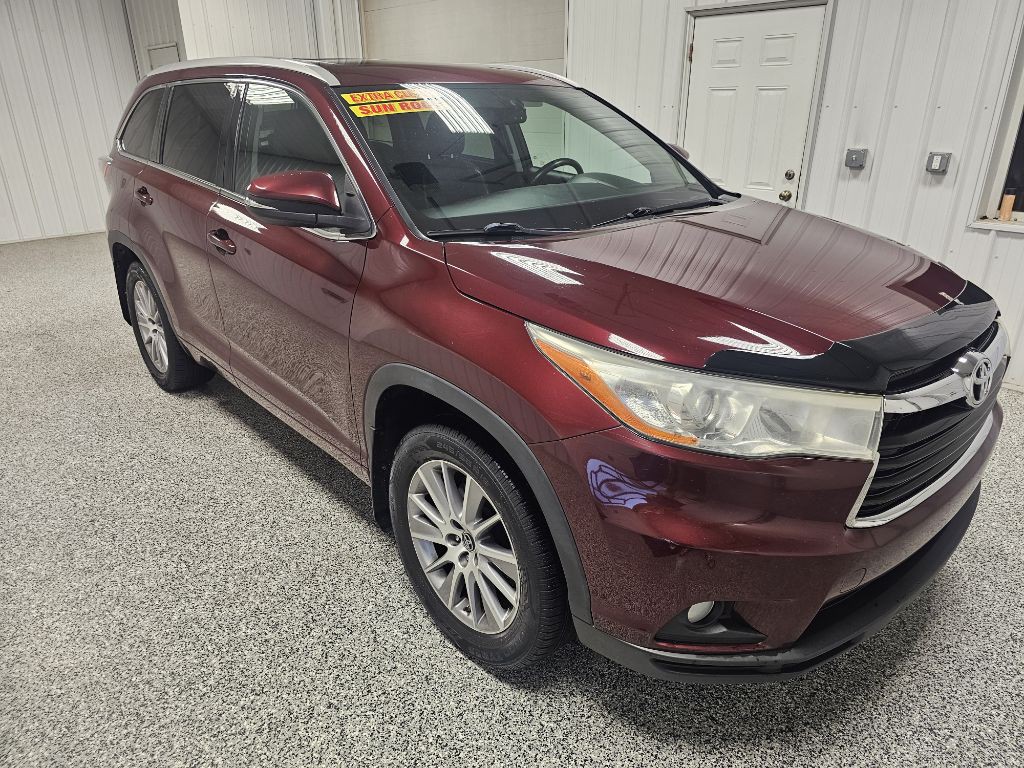 2016 Toyota Highlander Image 2
