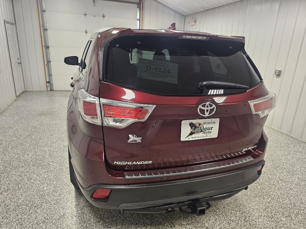 2016 Toyota Highlander Image 6
