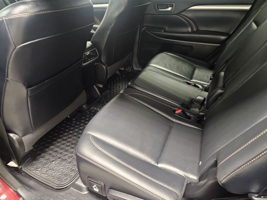 2016 Toyota Highlander Image 12