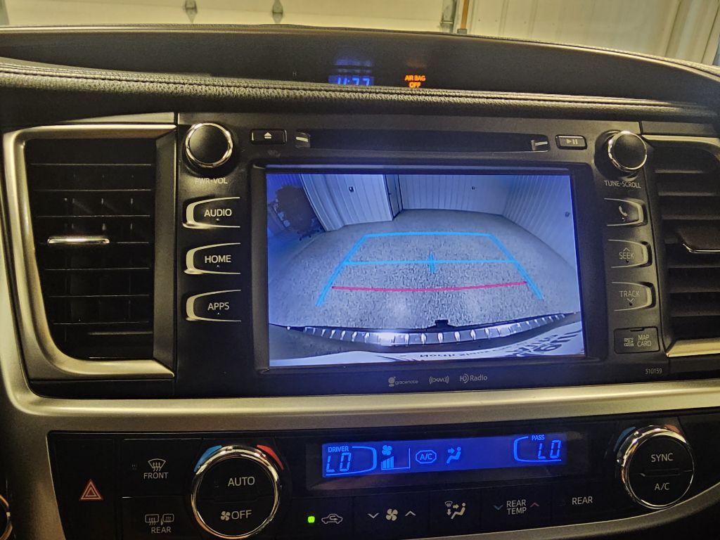 2016 Toyota Highlander Image 22