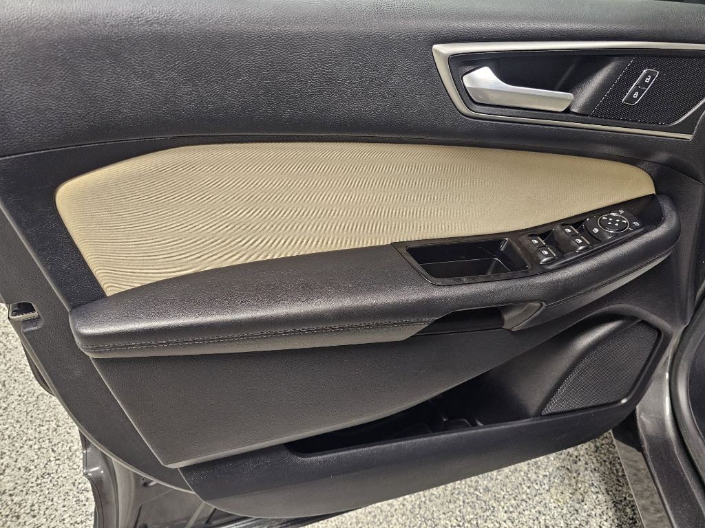 2015 Ford Edge Image 8