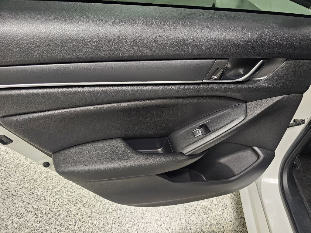 2020 Honda Accord Image 9