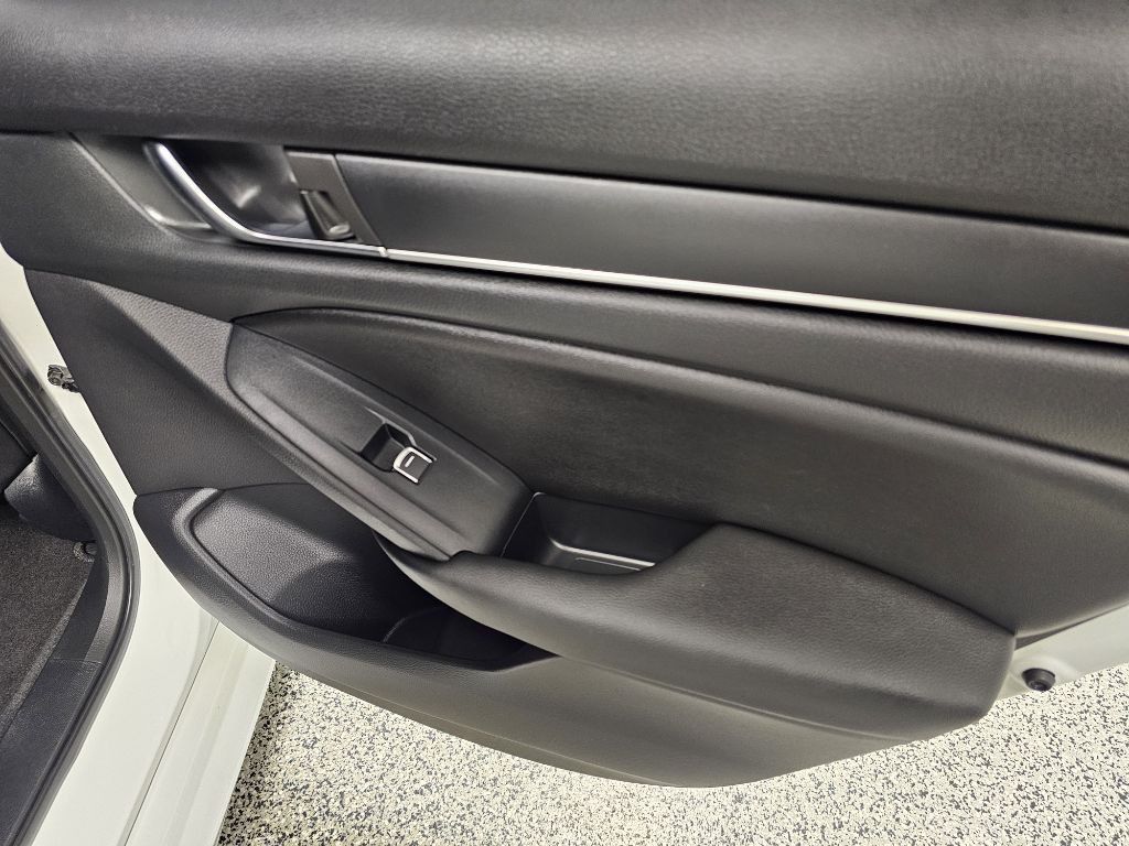2020 Honda Accord Image 16