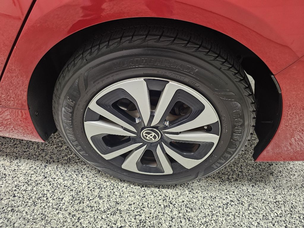 2017 Toyota Prius Image 7