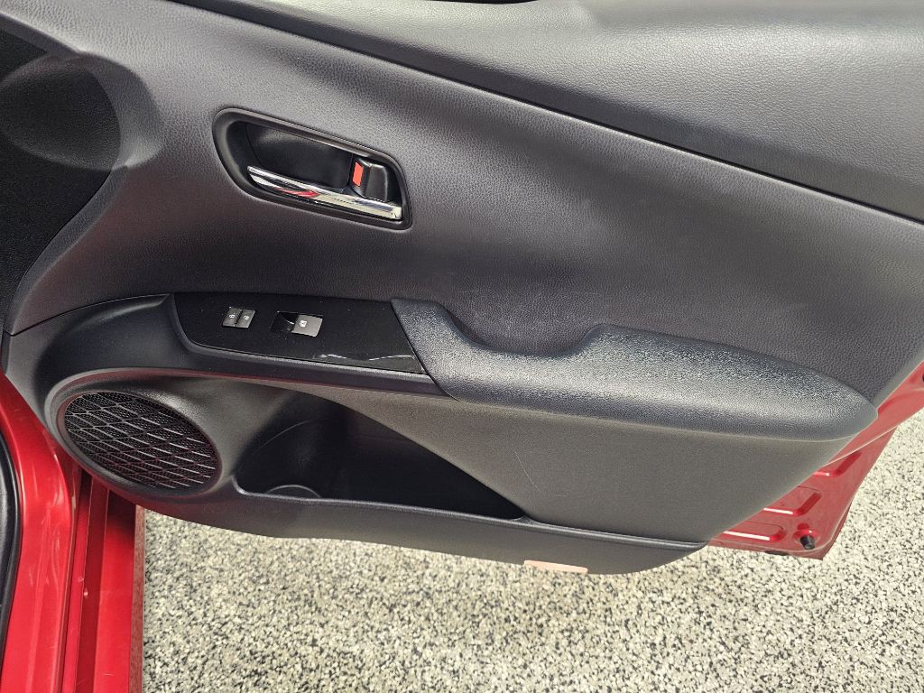2017 Toyota Prius Image 15