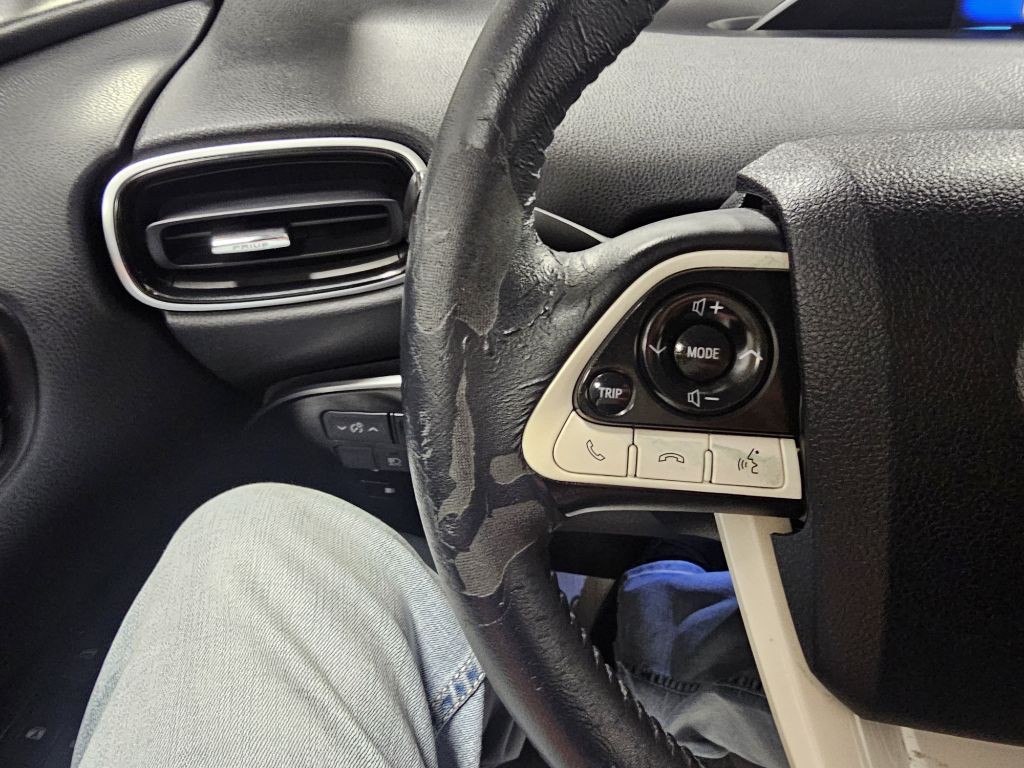 2017 Toyota Prius Image 19
