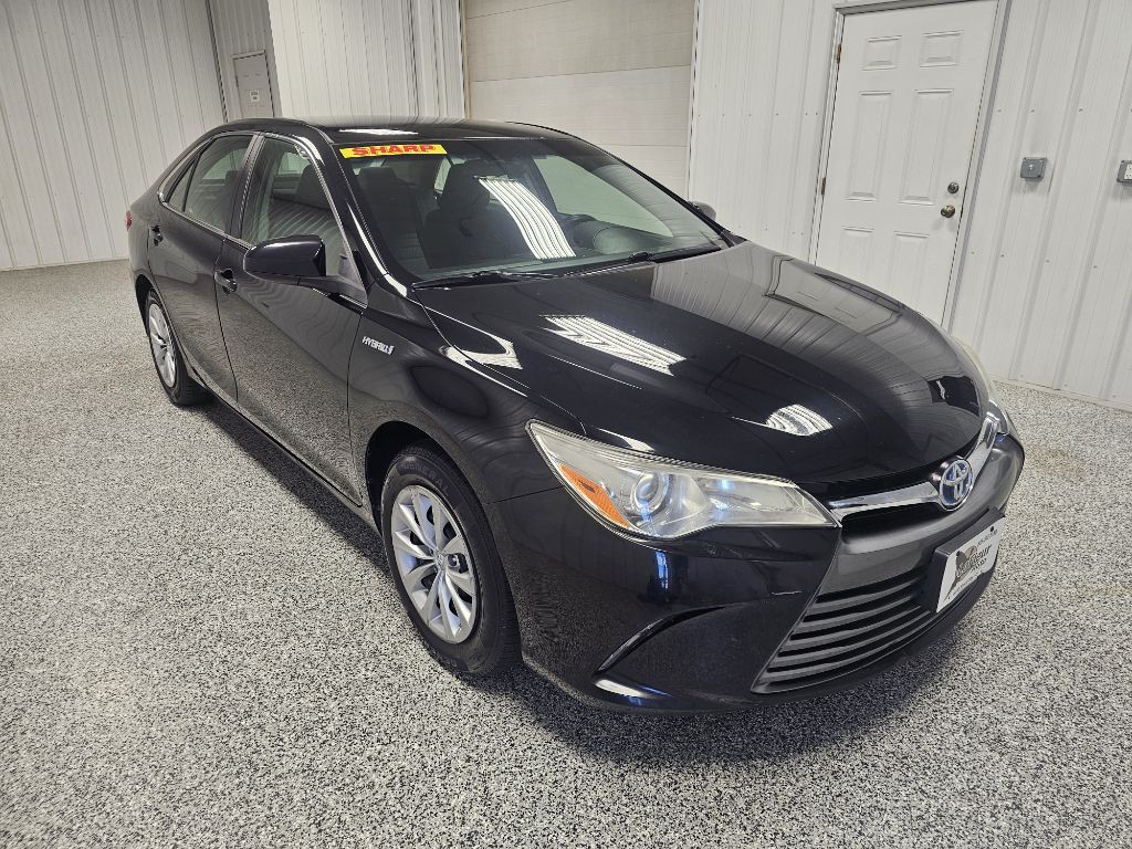 2017 Toyota Camry Image 2