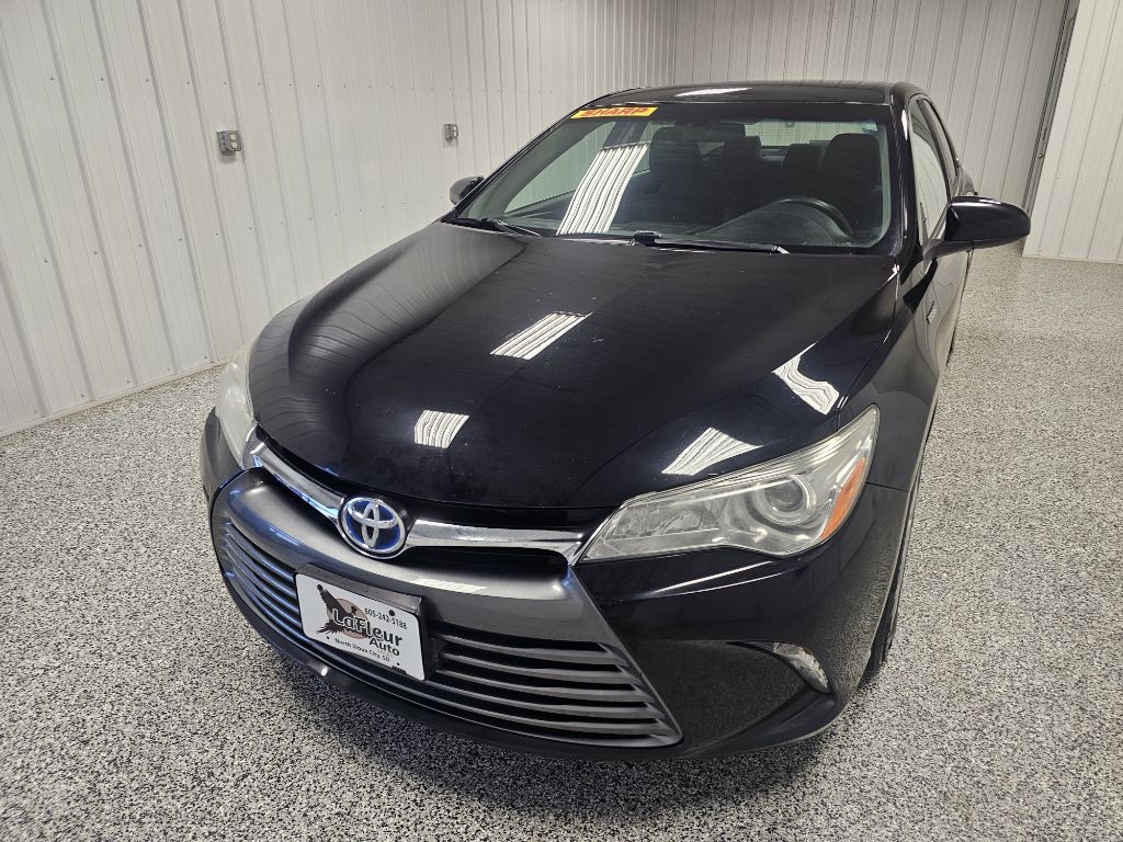 2017 Toyota Camry Image 3