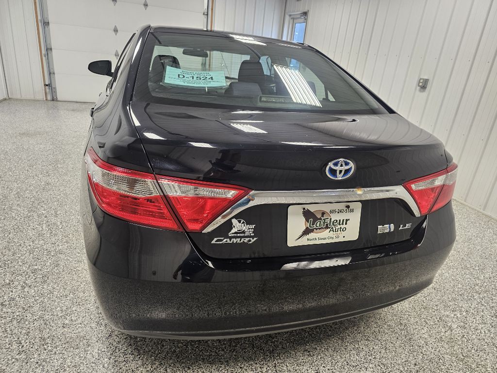 2017 Toyota Camry Image 5