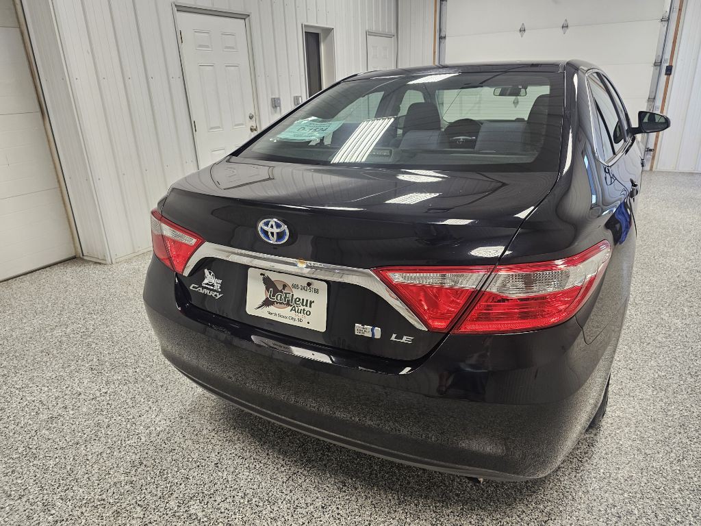 2017 Toyota Camry Image 6