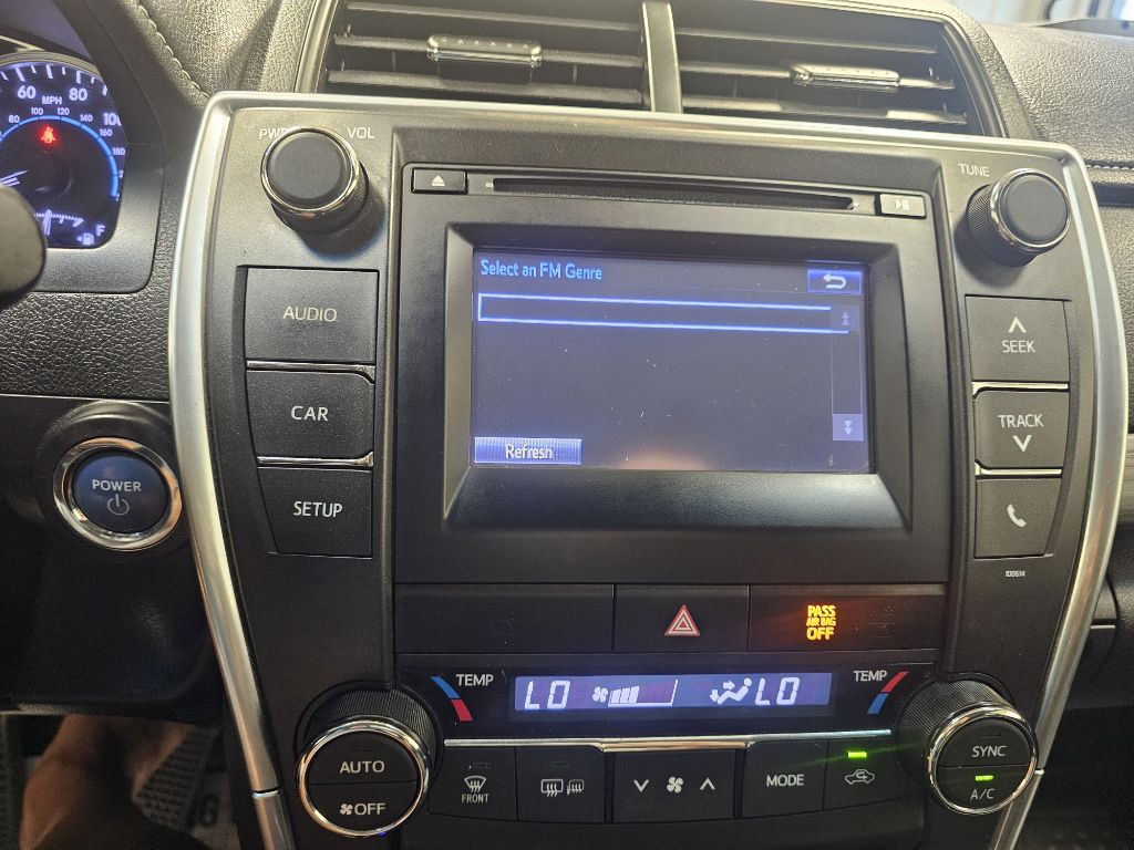2017 Toyota Camry Image 22