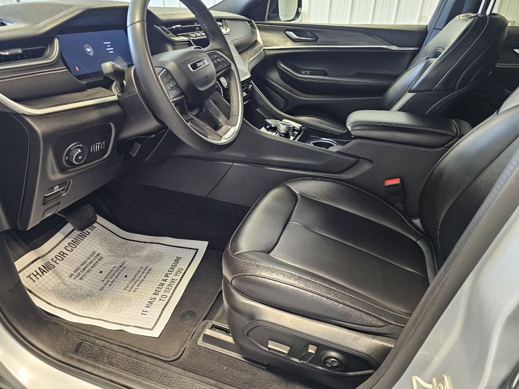2024 Jeep Grand Cherokee Image 9