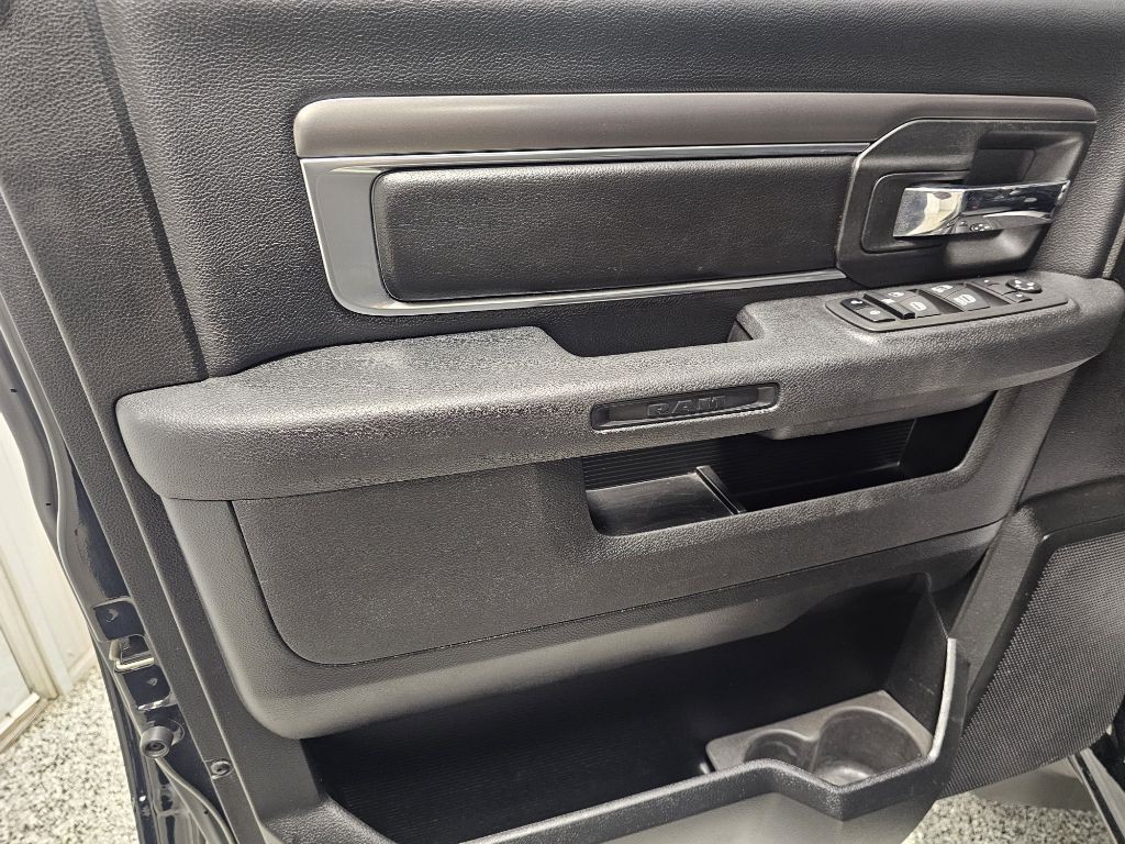 2022 RAM 1500 Image 9