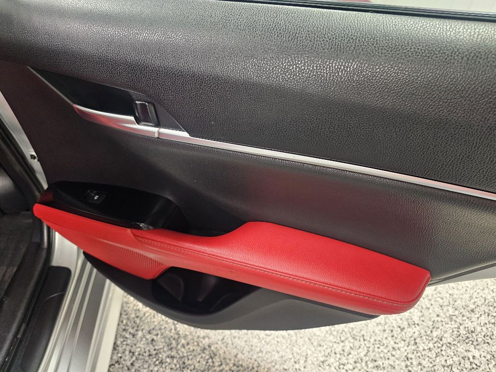 2019 Toyota Camry Image 14