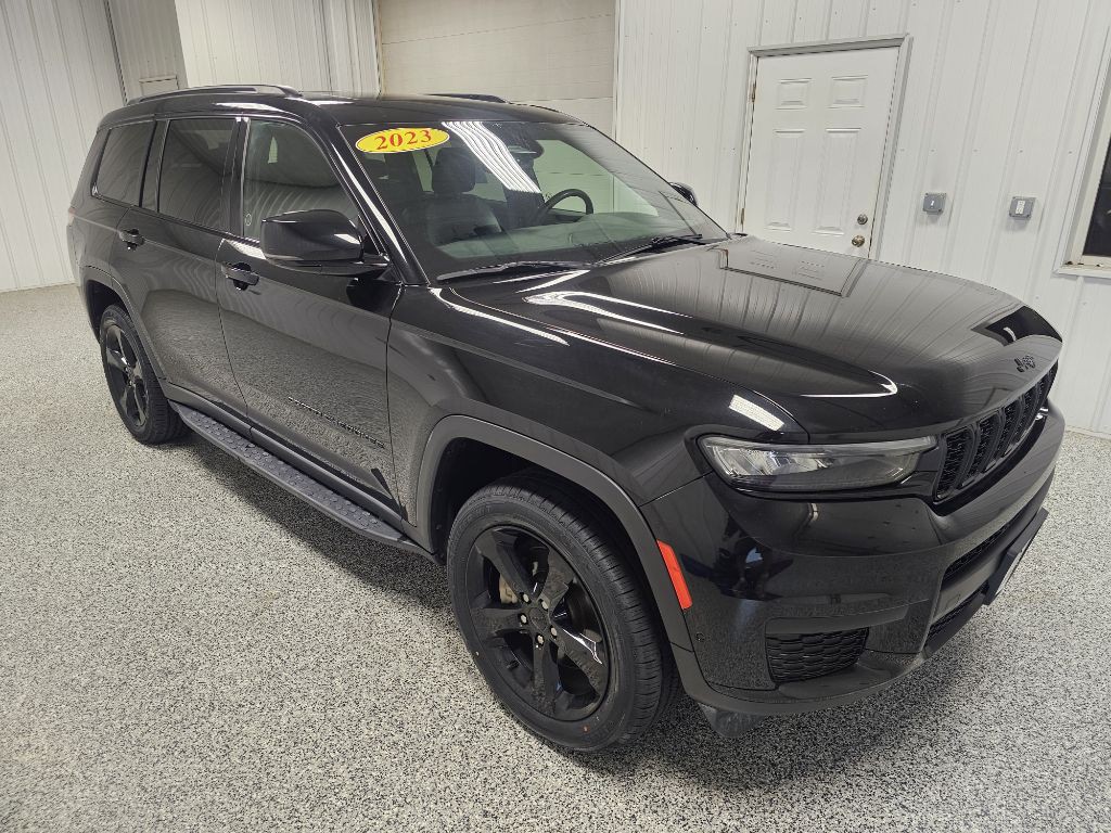 2023 Jeep Grand Cherokee Image 2