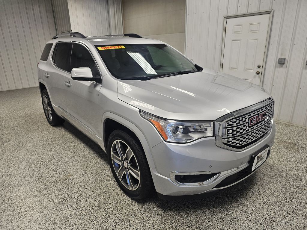 2018 GMC Acadia Image 2