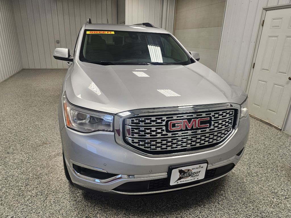 2018 GMC Acadia Image 3