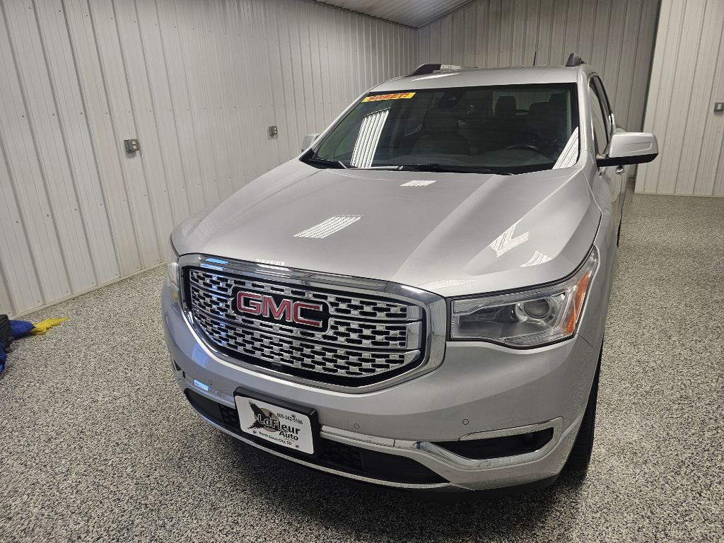 2018 GMC Acadia Image 4
